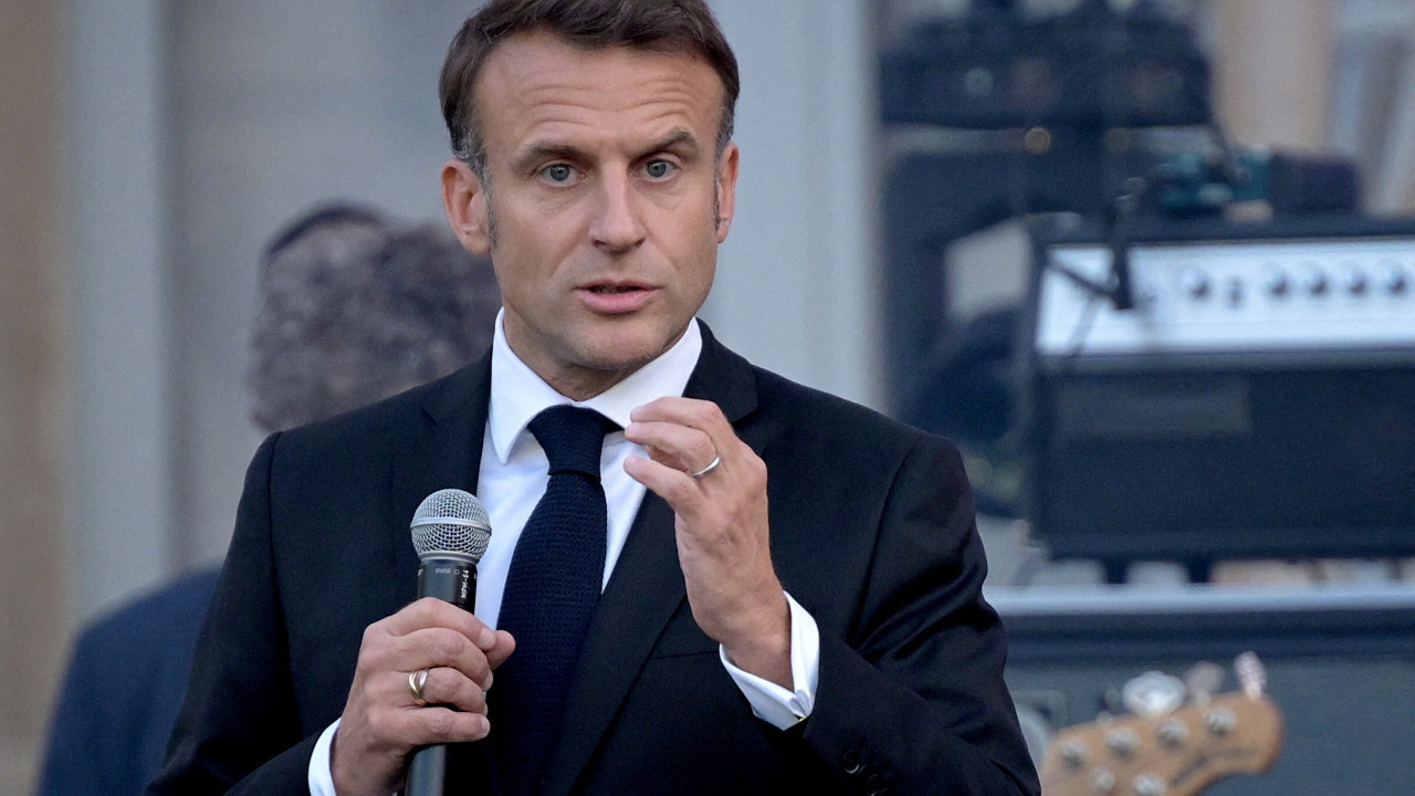 Macron Calls for Transparency at AI Summit: "Algorithms Must Be Disclosed"