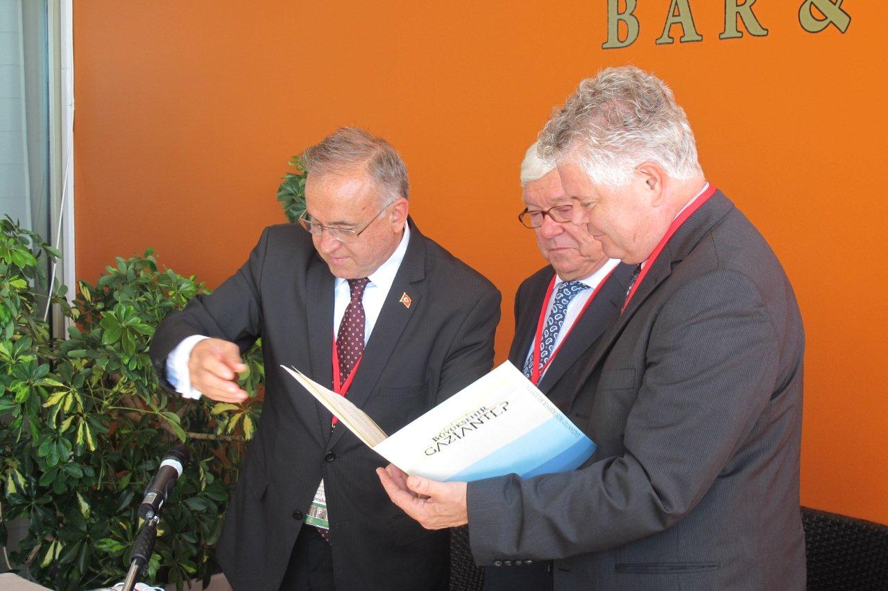 Asım Güzelbey Dubrovnik'te Tarihi Kentlerin Geleceğini Anlattı