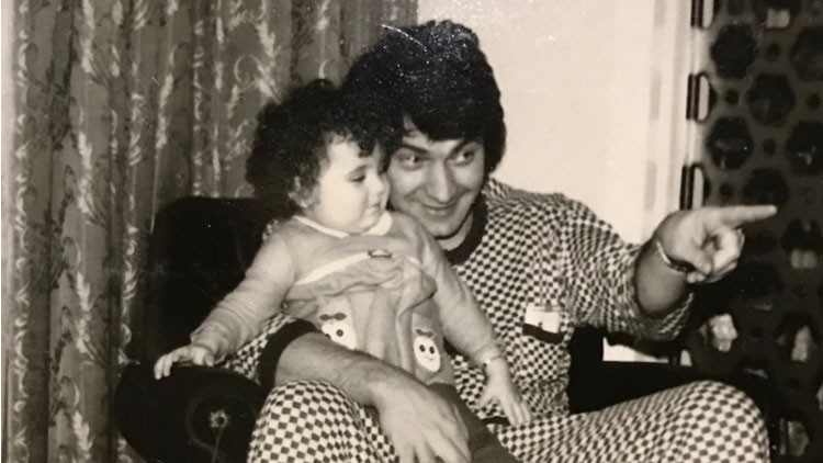 Ünlü İsimlerden Nostalji Rüzgarı: Pınar Altuğ, Mahsun Kırmızıgül ve Selda Alkor'un Arşiv Kareleri