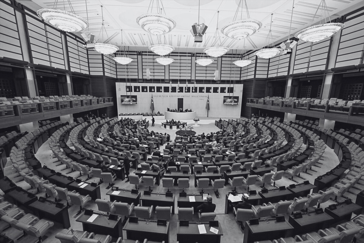 IstanPol'dan Hükümet Sistemi Raporu: Demokratikleşme ve Reform İçin Çözüm Önerileri