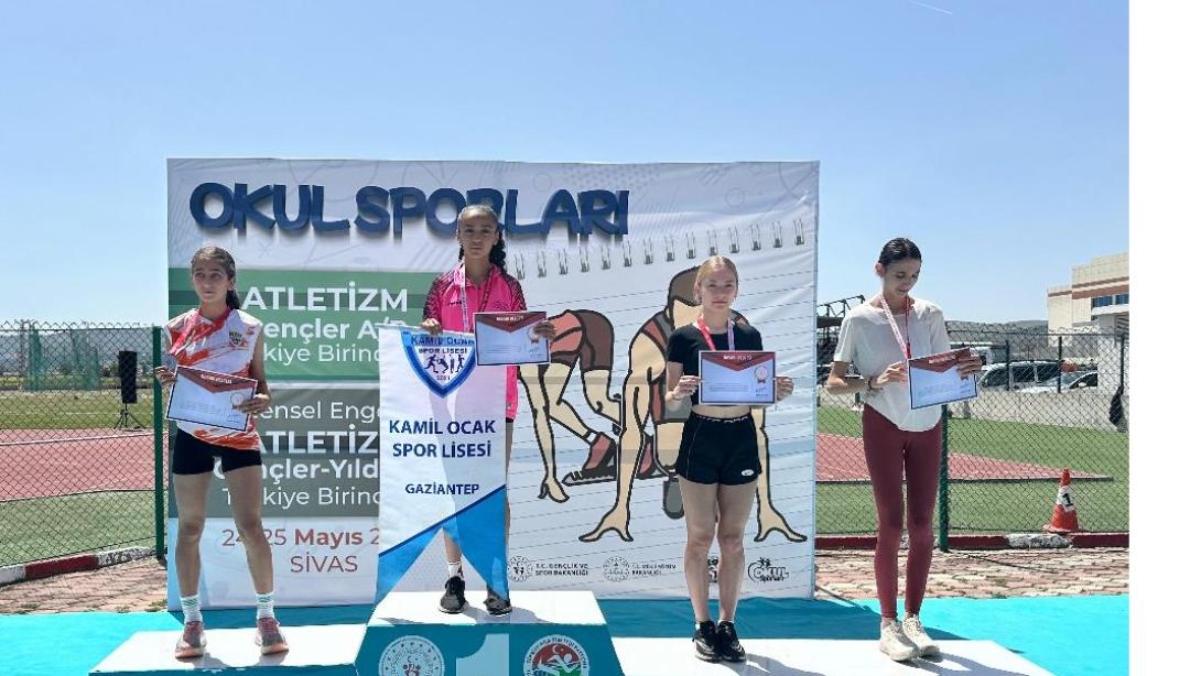 Gaziantepli Zehra Yasemin Çevik Atletizmde Türkiye Şampiyonu Oldu