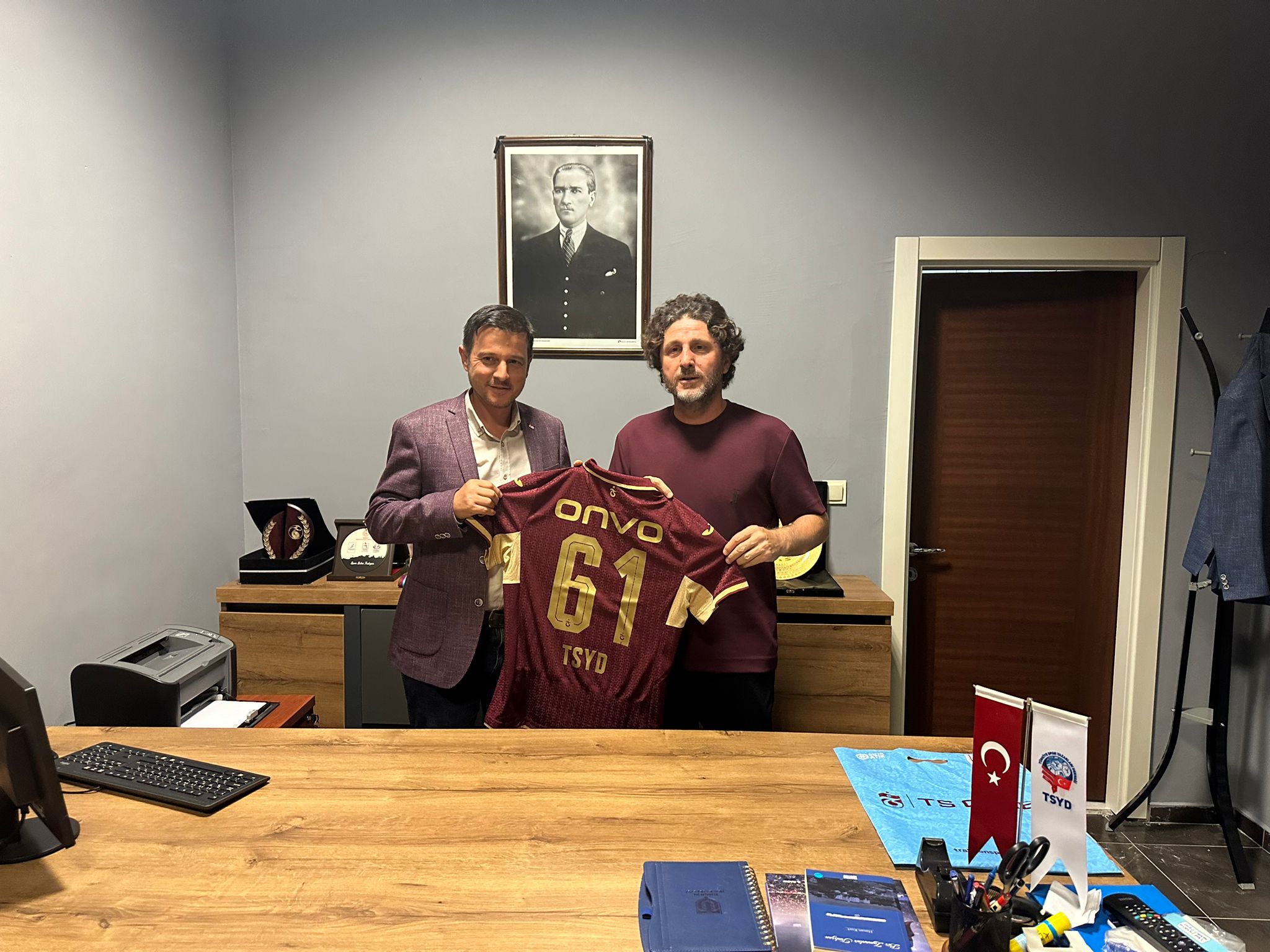 FATİH TEKKE TSYD TRABZON ŞUBESİNİ ZİYARET ETTİ | Türkiye Spor Yazarları Derneği