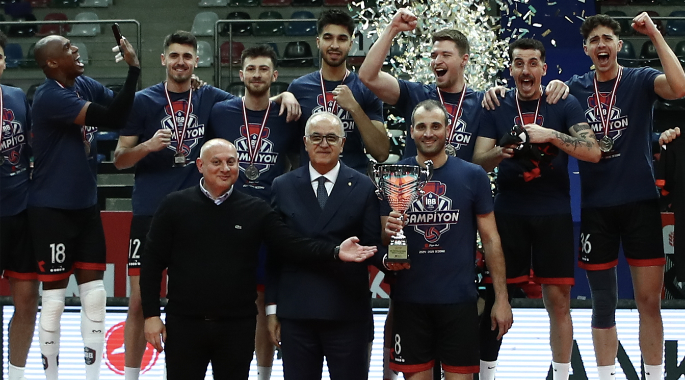 İstanbul Büyükşehir Belediyesi Spor Kulübü SMS Grup Efeler Ligi'ne Yükseldi - Türkiye Voleybol Federasyonu | TVF