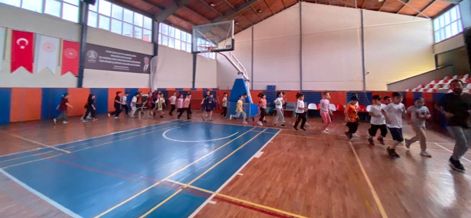 TÜRKİYE'DEKİ İLK "SPOR ORTAOKULLARI" YENİ EĞİTİM ÖĞRETİM DÖNEMİNDE AÇILIYOR