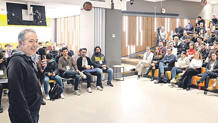 Yapay zeka uygulamalarını tanıttı