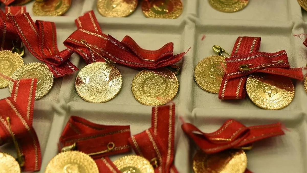 BUGÜN ALTIN NE KADAR,KAÇ TL? 22 Şubat 2026 gram, çeyrek, yarım, Cumhuriyet altını fiyatları