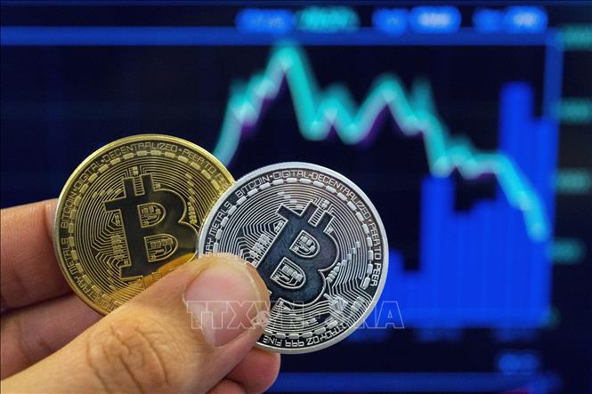 ABD Gümrük Tarifesi Endişeleri Bitcoin'i Vurdu: Fiyat 65.000 Doların Altına İndi