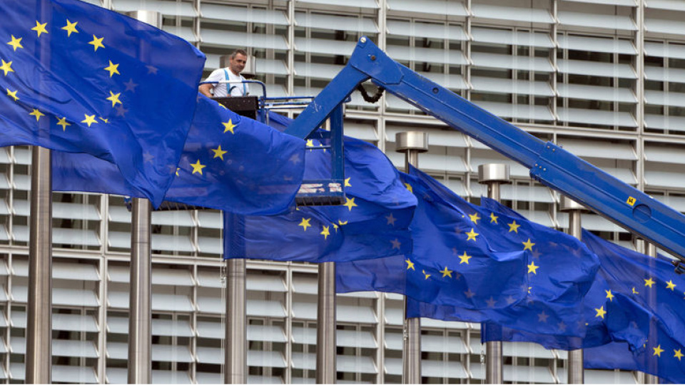 EU Suspends US Trade Deal Approval Amid Tariff Uncertainty