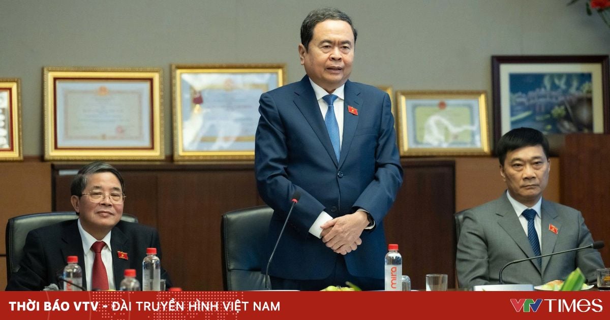 Vietnam National Assembly Chairman Tran Thanh Man Conducts Strategic Visit to Economic and Finance Committee