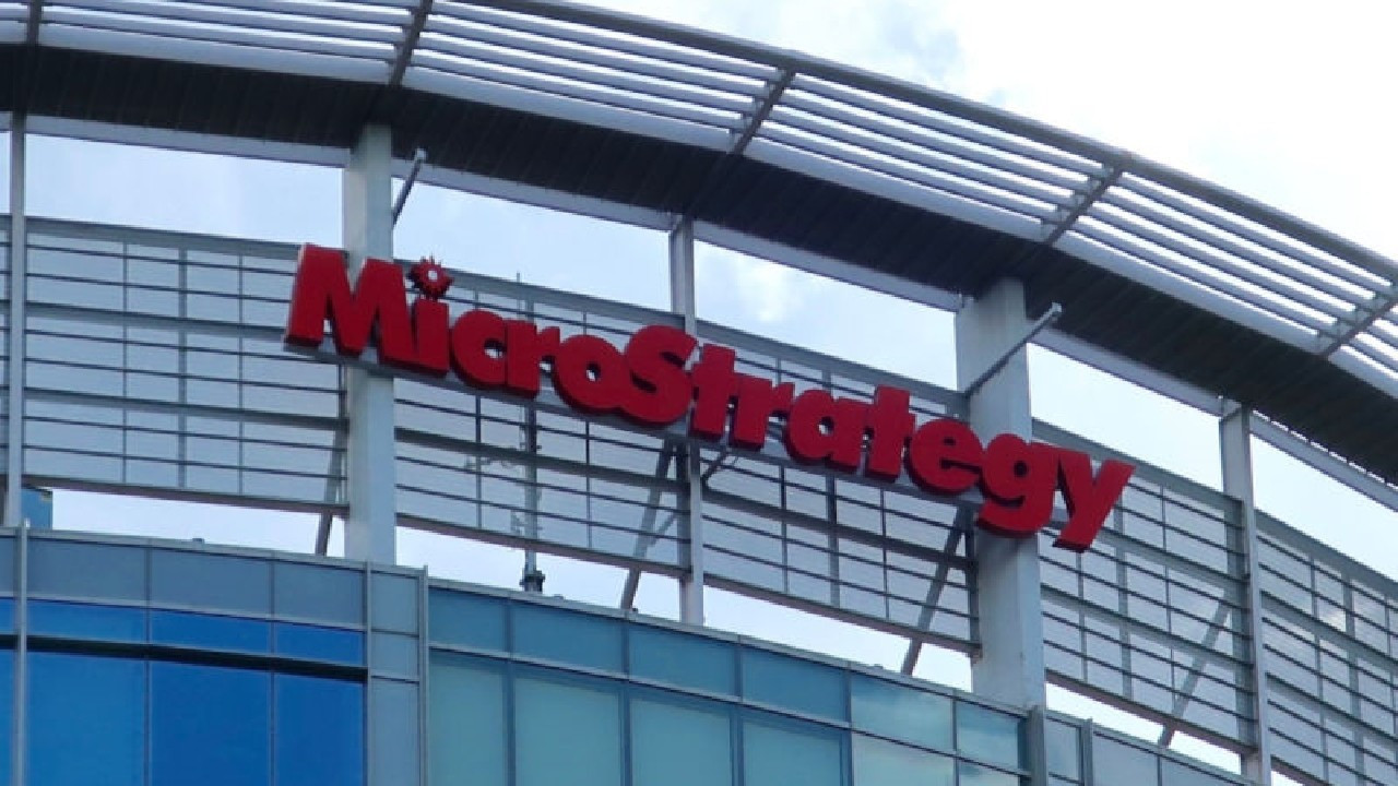 MicroStrategy 592 Bitcoin Daha Aldı: Toplam Varlık 717 Bin Adedi Geçti