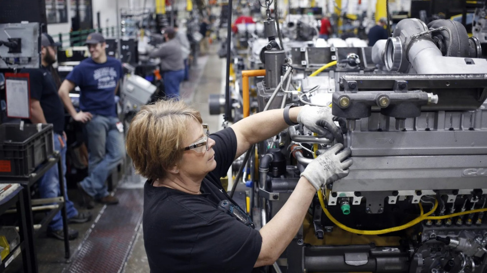 US Factory Orders Fall in December in Line with Expectations