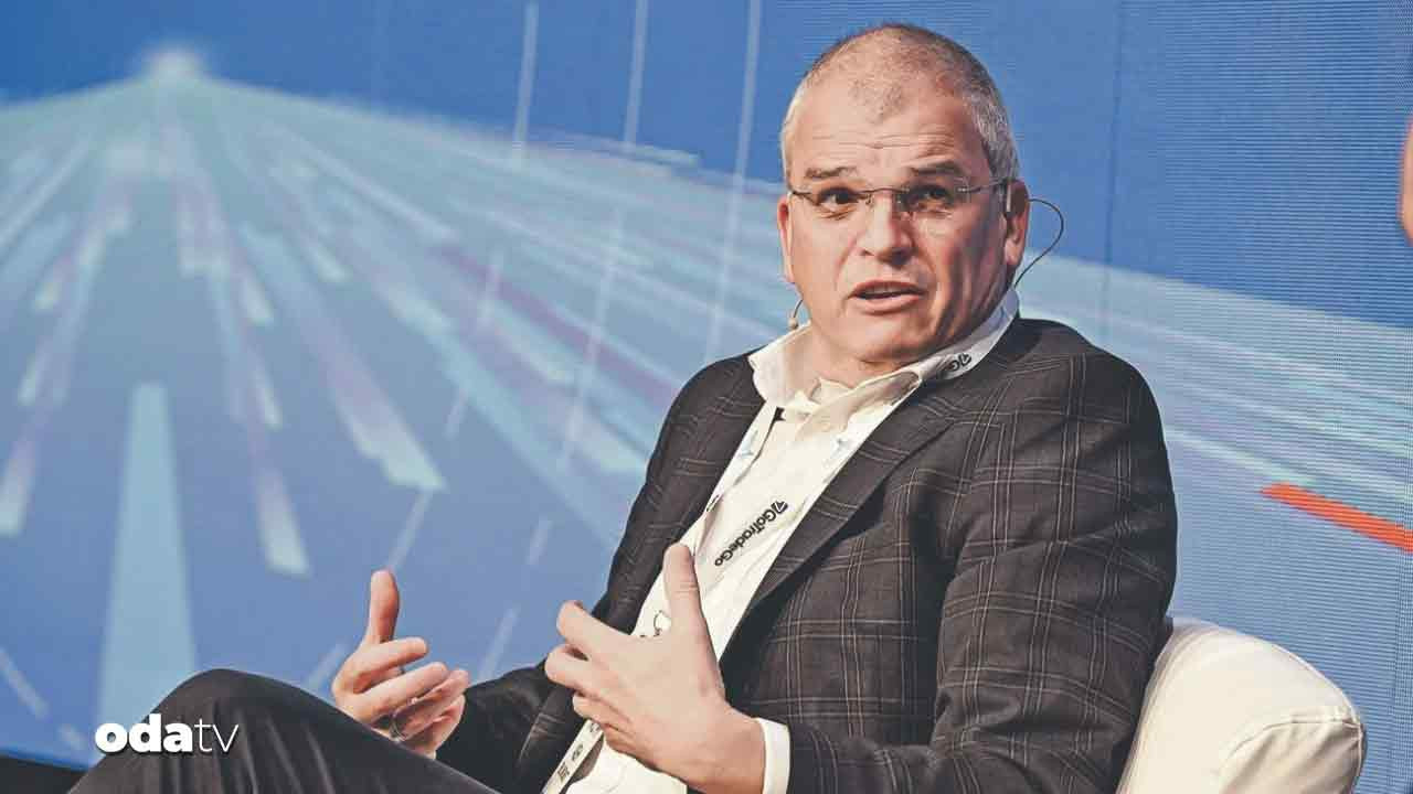 Timothy Ash's Carry Trade Analysis and Experts' Hot Money Warning: Is a Currency Crisis Risk Emerging?