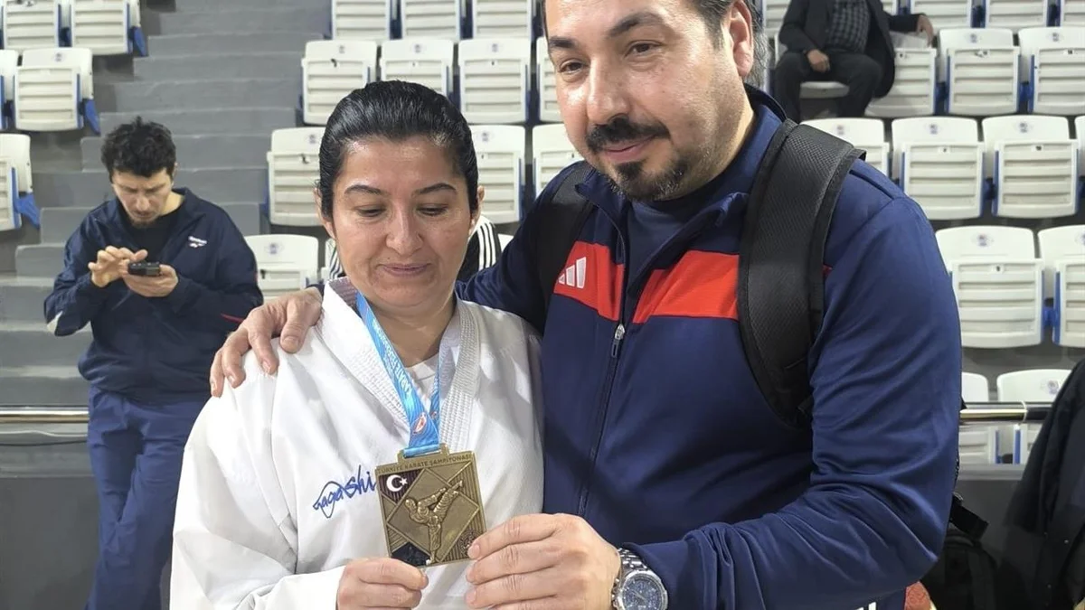 Alaşehirli Karateci İlknur Yalçın Türkiye Şampiyonu Oldu