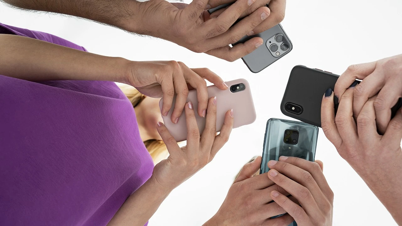 6 SOSYAL MEDYA PLATFORMUNA YÖNELİK İNCELEME