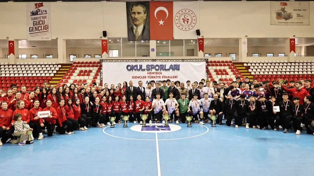 Amasya’da Hentbolun Zirvesi: Türkiye Gençler Finalleri Tamamlandı