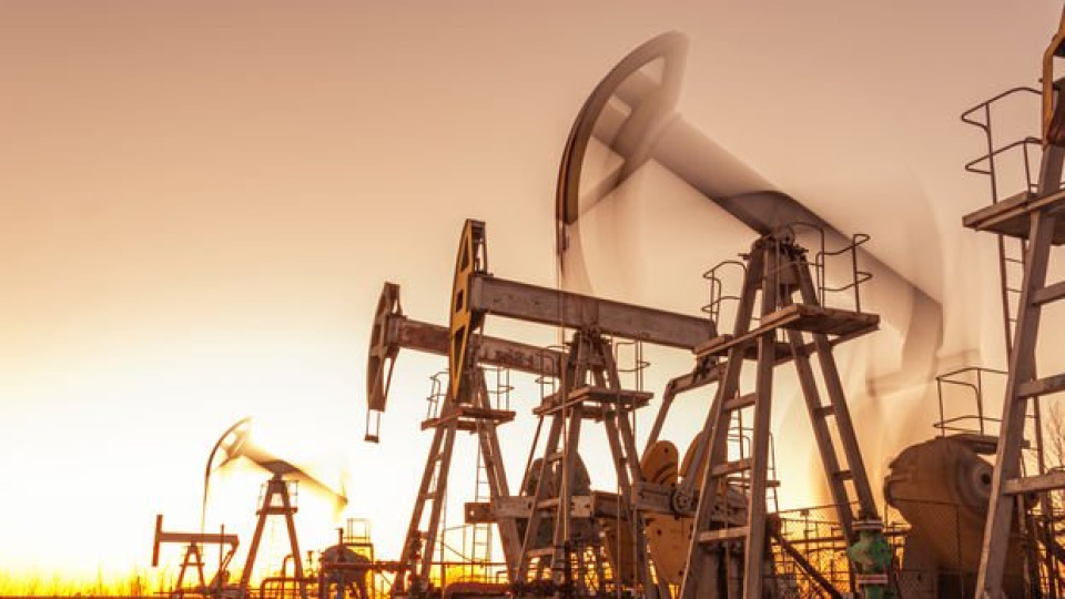 Oil Prices Surge Past $100 a Barrel Amid Middle East Tensions