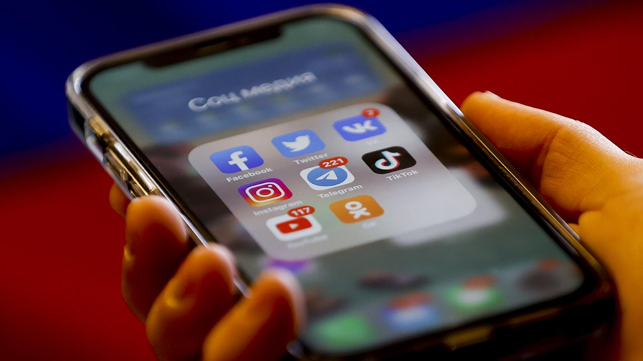 Australia Drafts Bill to Let Users Opt Out of Social Media Algorithms