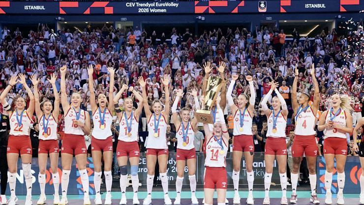 Türkiye, Avrupa Kadın Voleybol Şampiyonası'nda İtalya'yı 3-2 Yenerek Şampiyon