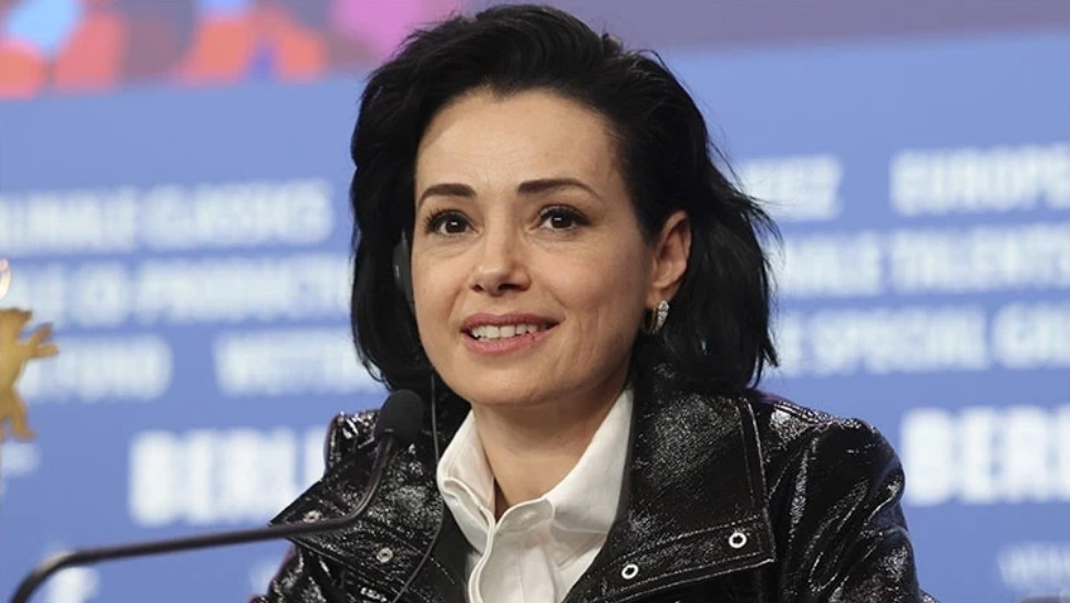 Özgü Namal'ın Türkiye Yanıtı: Zorunluluk Değil, Tercih!