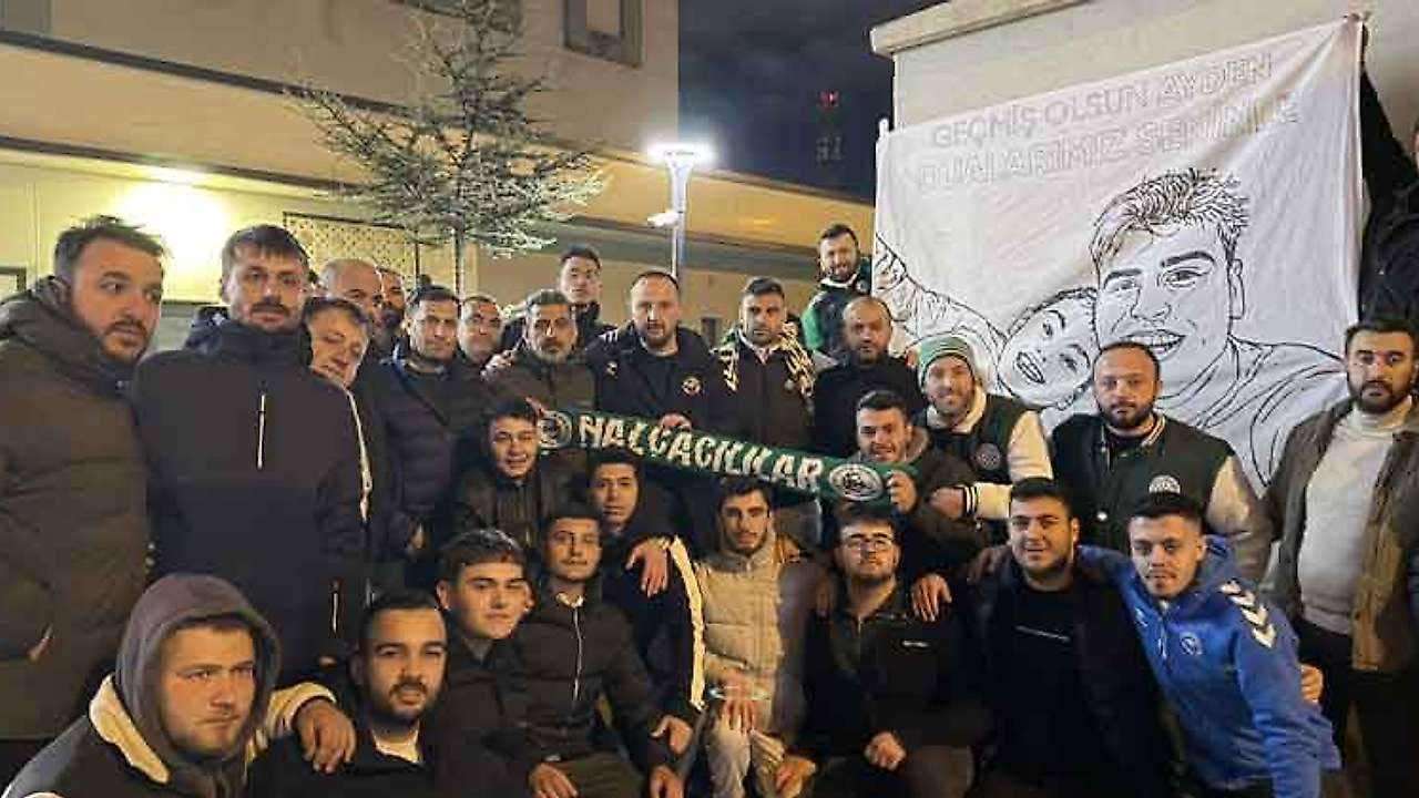 Deniz Türüç and Son Receive Fan Support: Konyaspor Player Visits Home