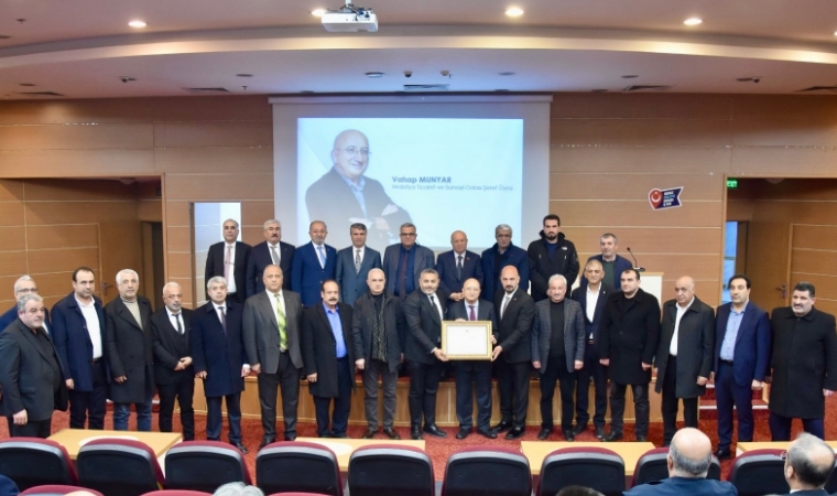 Economy Writer Vahap Munyar Receives Honorary Membership from Malatya Chamber of Commerce and Industry