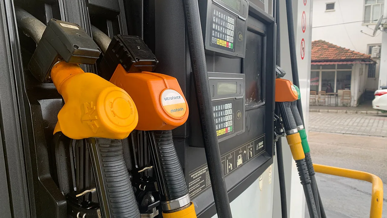 Fethiye'de Motorin Fiyatlarına 2 Lira 40 Kuruş Zam Bekleniyor
