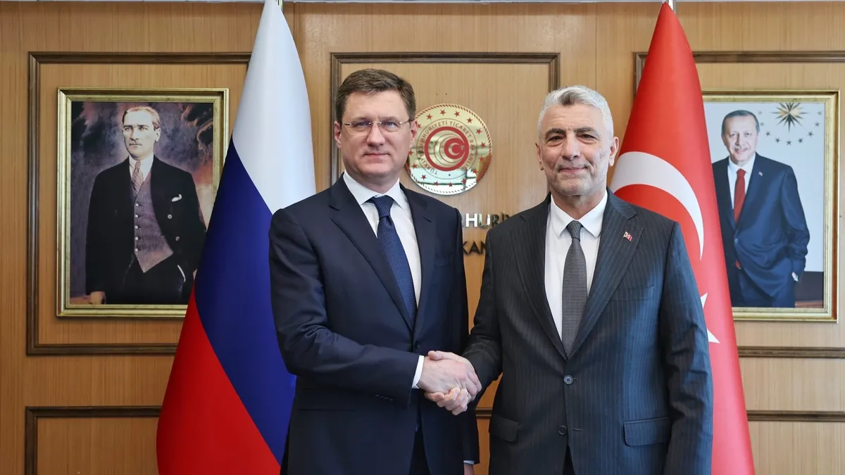 Türkiye-Rusya Ticaretinde 100 Milyar Dolar Hedefi: Bakan Bolat ve Novak Bir Araya Geldi