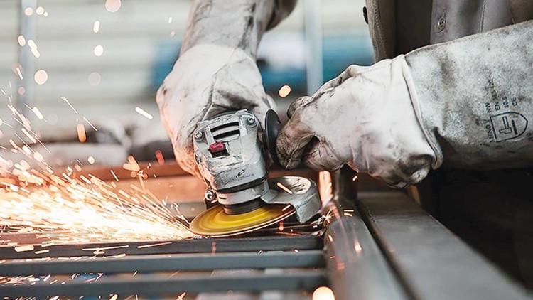 Reel Kesim Güven Endeksi Şubat'ta Yükseldi: 104,1 Seviyesine Ulaştı