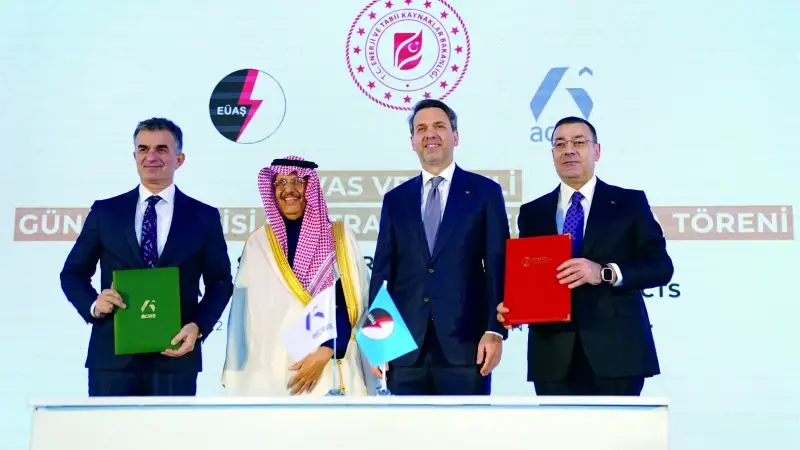 Türkiye ve Suudi Arabistan'dan 2 Milyar Dolarlık Güneş Enerjisi Anlaşması