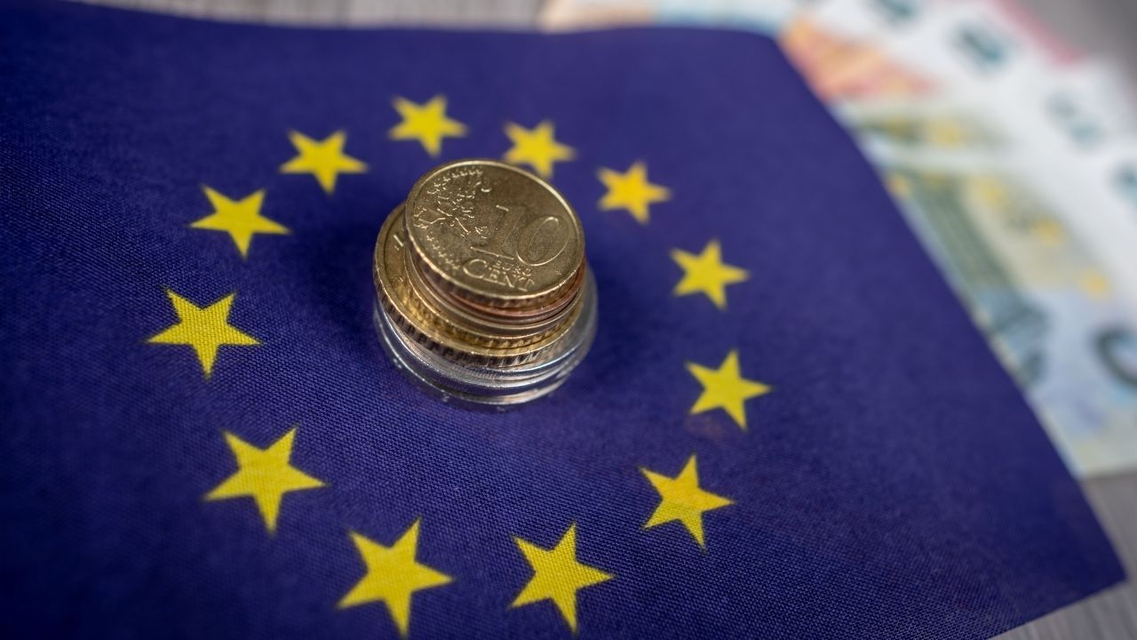 Avrupa Borsalarında Tarihi Zirve: ABD Yüksek Mahkemesi'nin Tarife Kararı Piyasaları Hareketlendirdi